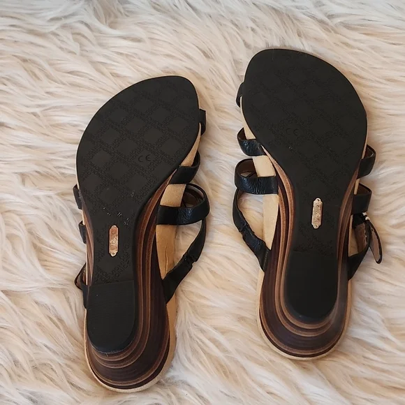 Vionic Black Leather Sandals, Size 6 - Picture 13 of 14